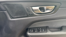 Volvo Xc60 2.0 B4P Plus Dark 5dr Geartronic Petrol Estate